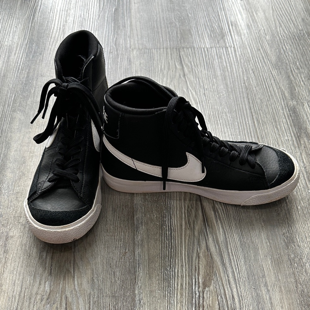 Youth Nike Blazer Mid Sneaker